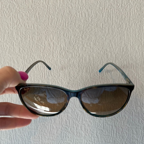 Maui Jim Tortoiseshell Frame Sunglasses with Brown Lenses - Picture 2 of 3